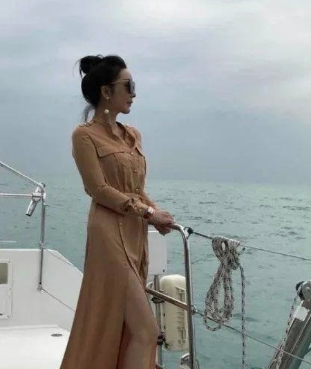 娱乐圈爆料大揭秘：无脑吃瓜女星与欧美内幕全览