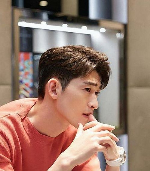 娱乐圈沐沐的故事：从平凡到话题中心的转变