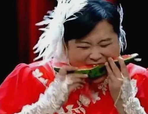 娱乐圈表情包风潮背后：明星们的吃瓜新玩法🤭