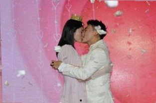 吃瓜文化在网络与娱乐圈的多维度展现：从表情包到男闺蜜小说